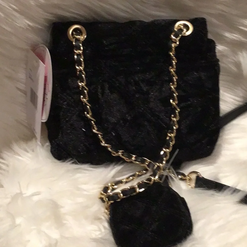 Betsey Johnson Black Velour Chain  CROSSBODY HANDBAG And Airpod ZIP POUCH NWT